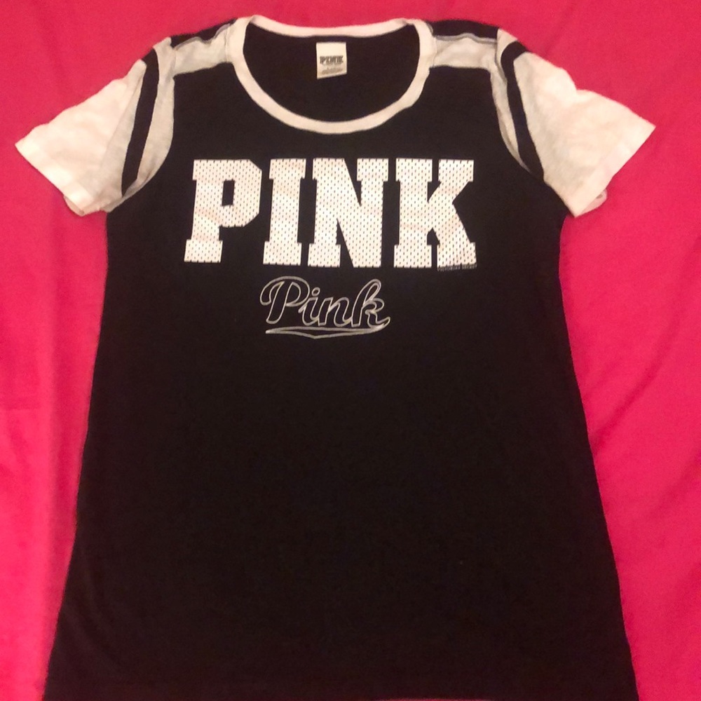 Victoria’s Secret Pink tee. Good condition,
